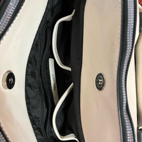 Ladies Nine West Faux Lther Bag,Medium, Black and White,3 separate compartments - Picture 4 of 9